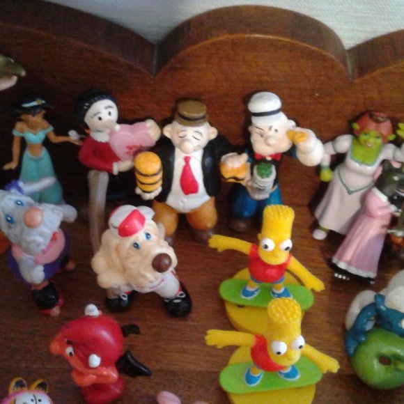 Lot of 33 Mixed Figurine Toys - Picture 3 of 9